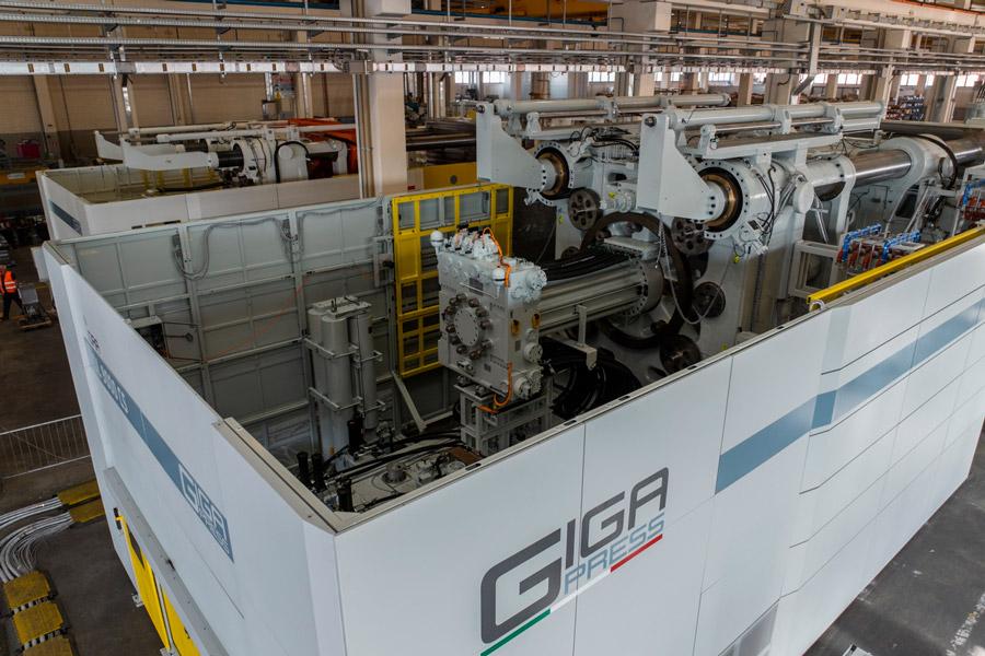 Due gigapress 9,000 tons a VOLVO CAR | Idra Group